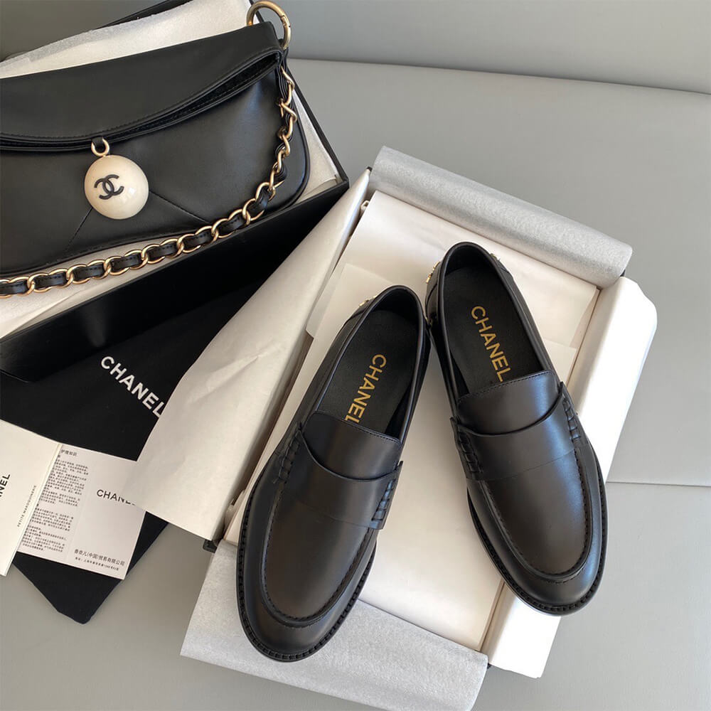Ch**el Loafer
