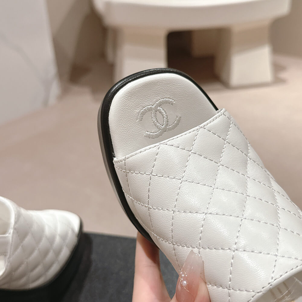 Ch**el SANDALS