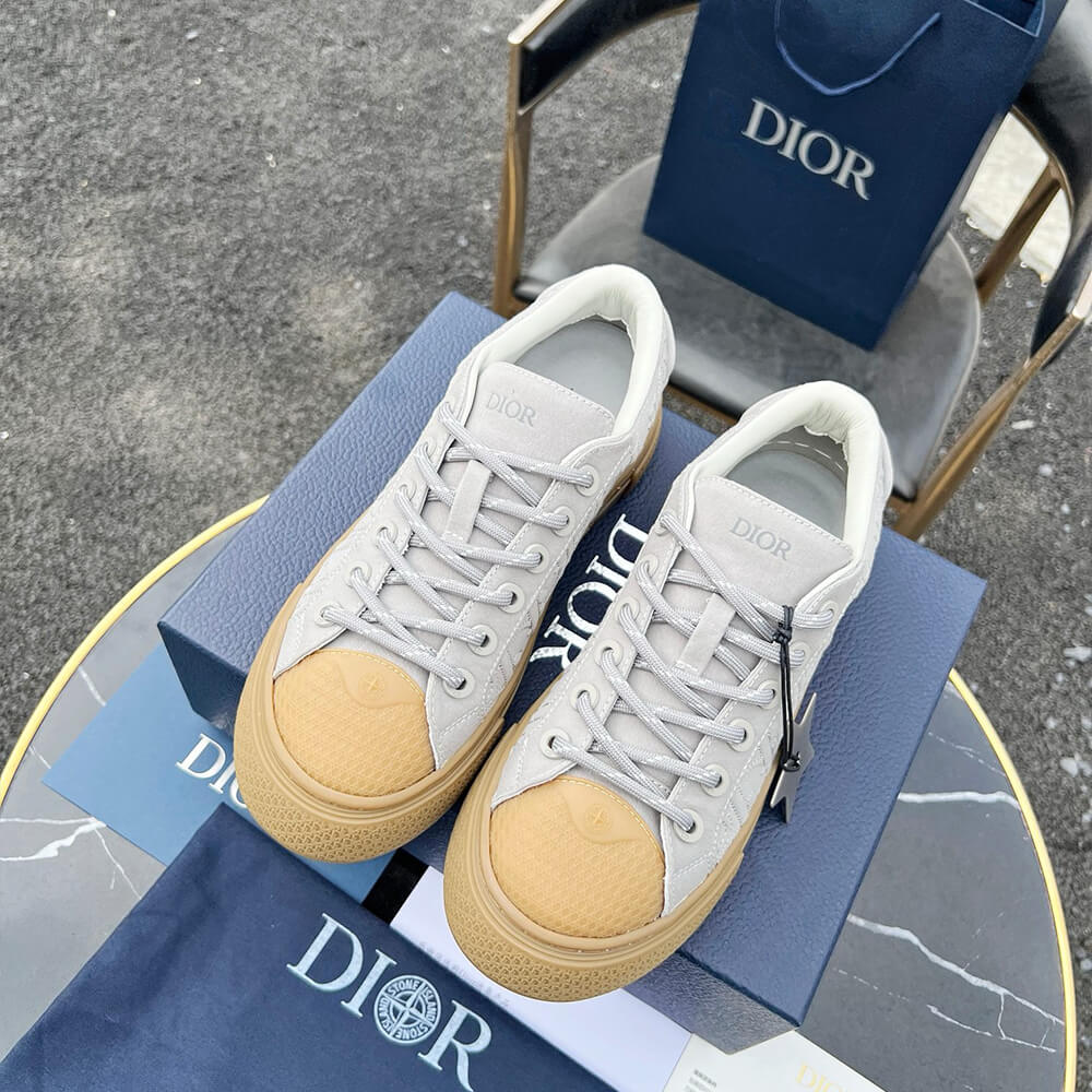 D10r B33 Sneaker