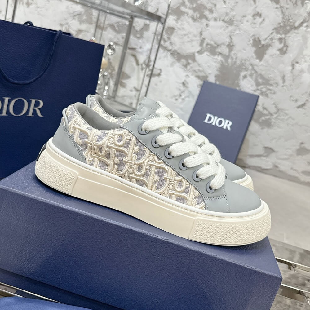 D10r B33 Sneaker