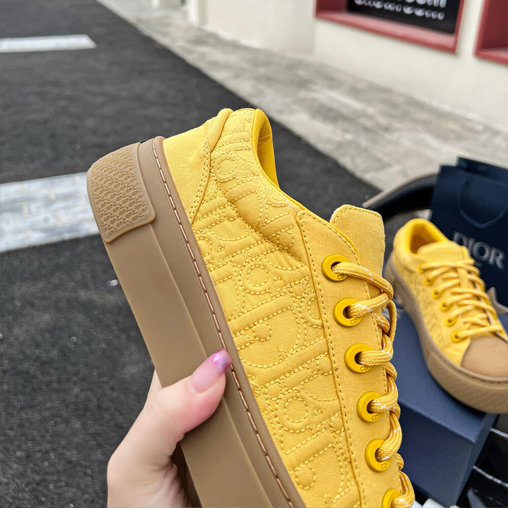 D10r B33 Sneaker