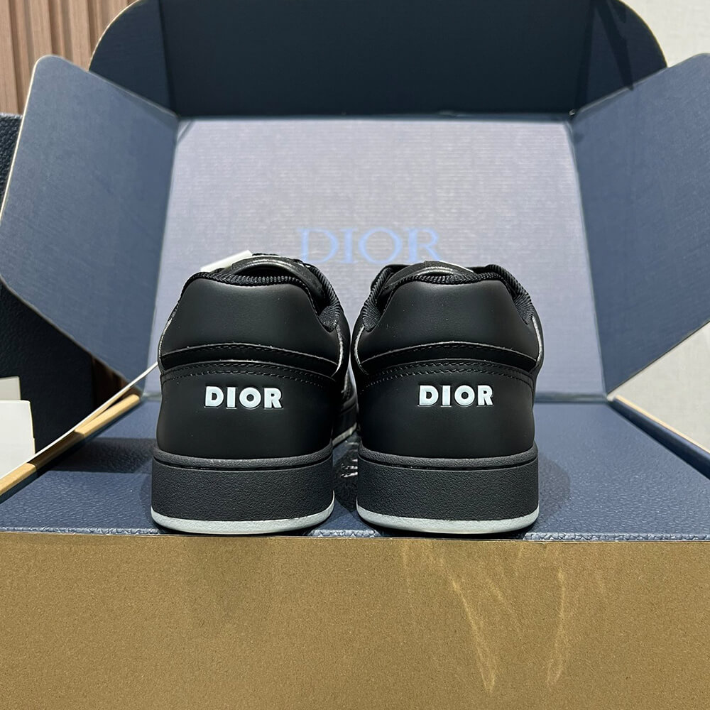 D10r B27 Low-Top Sneaker
