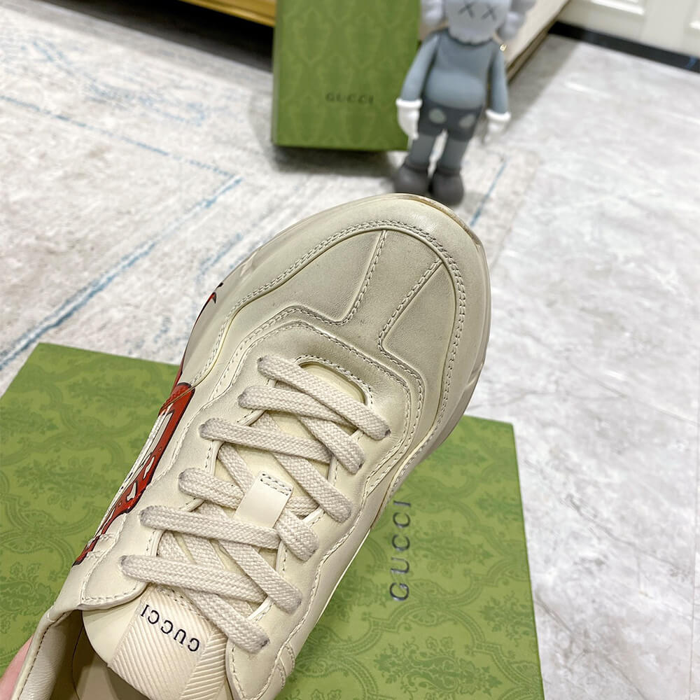 Gvc*1 Rhyton sneaker with mouth print
