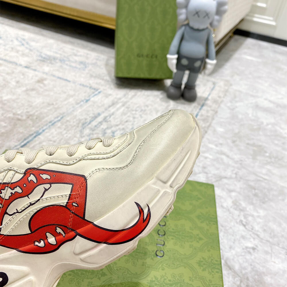 Gvc*1 Rhyton sneaker with mouth print