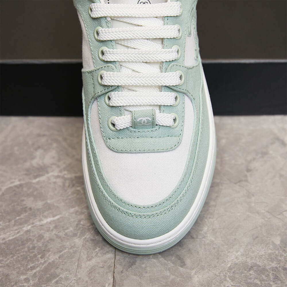 Ch**el Trainers