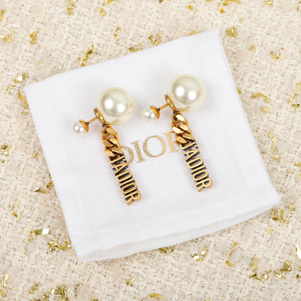 D10r PEARL EARRINGS