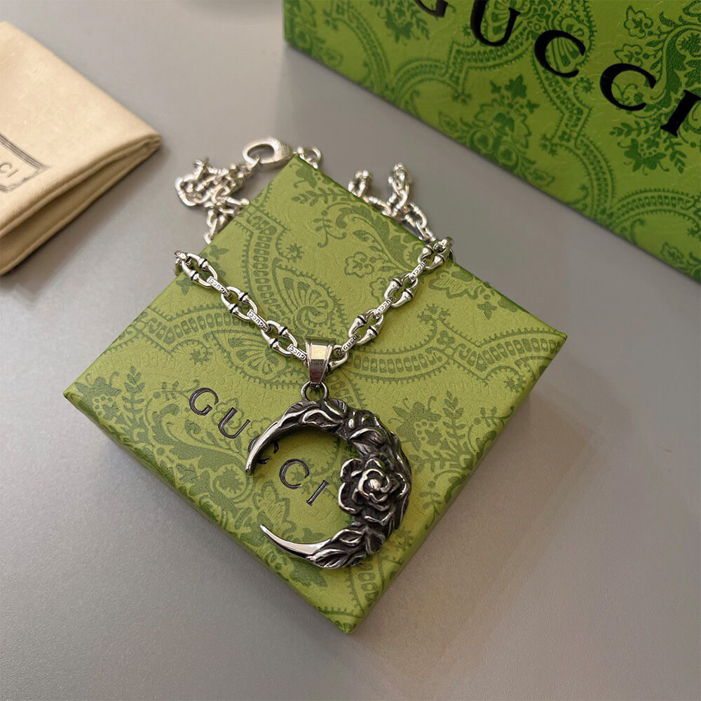 Gvc*1 NECKLACE