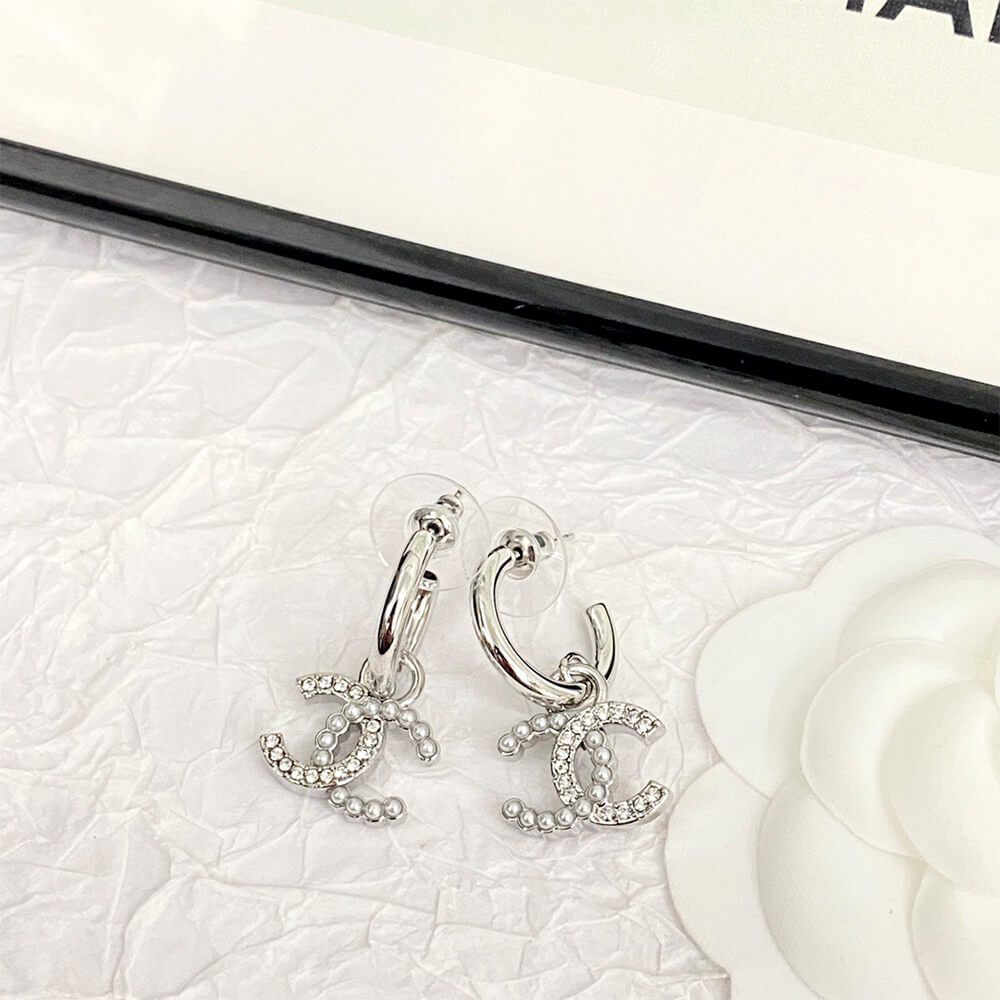 Ch**el D1am0nd EARRINGS