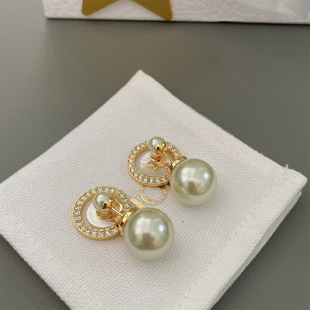 D10r PEARL EARRINGS