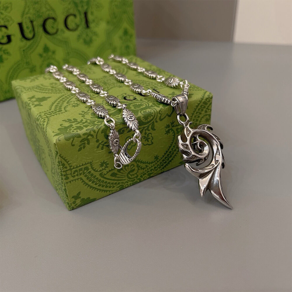 Gvc*1 NECKLACE