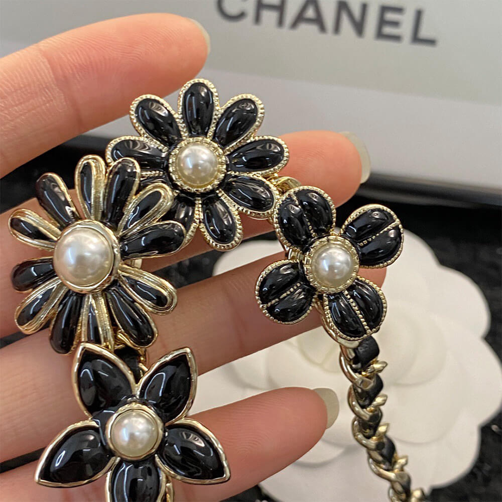 Ch**el NECKLACE