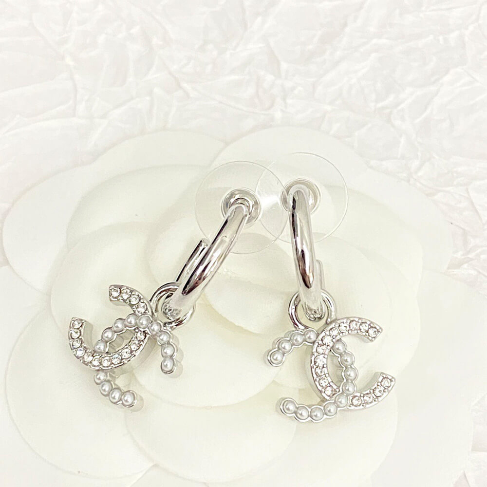 Ch**el D1am0nd EARRINGS