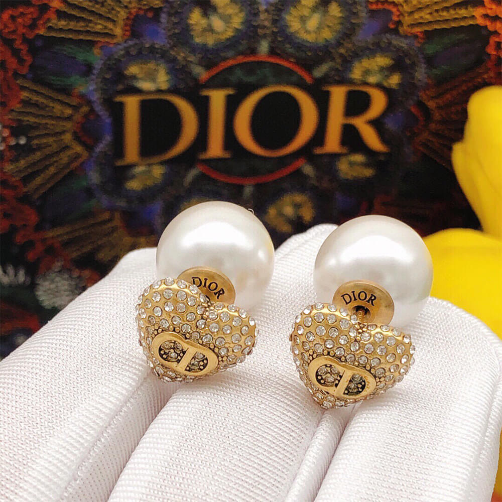 D10r PEARL EARRINGS