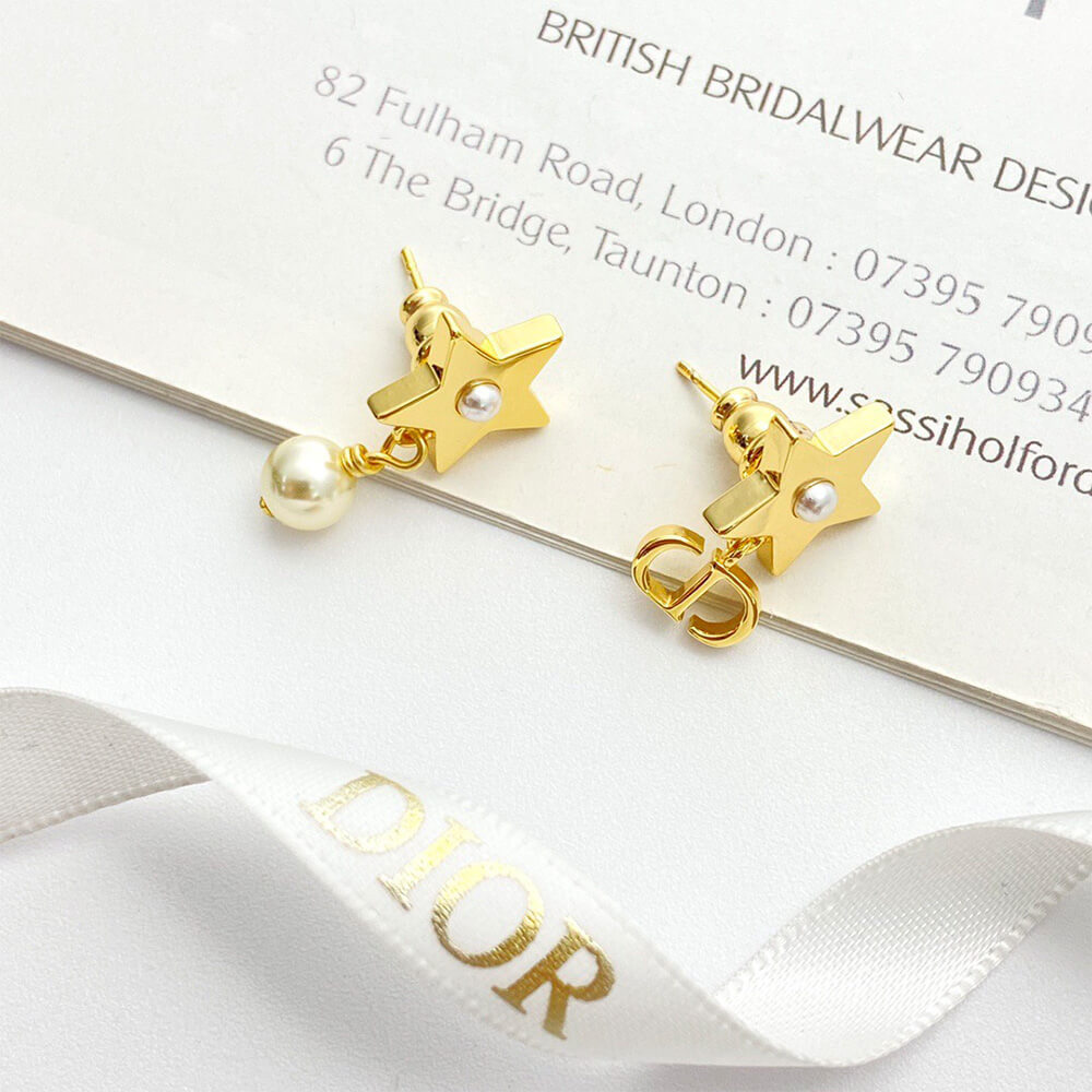 D10r PEARL EARRINGS