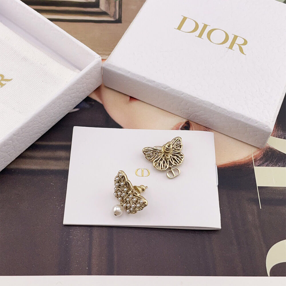 D10r PEARL EARRINGS