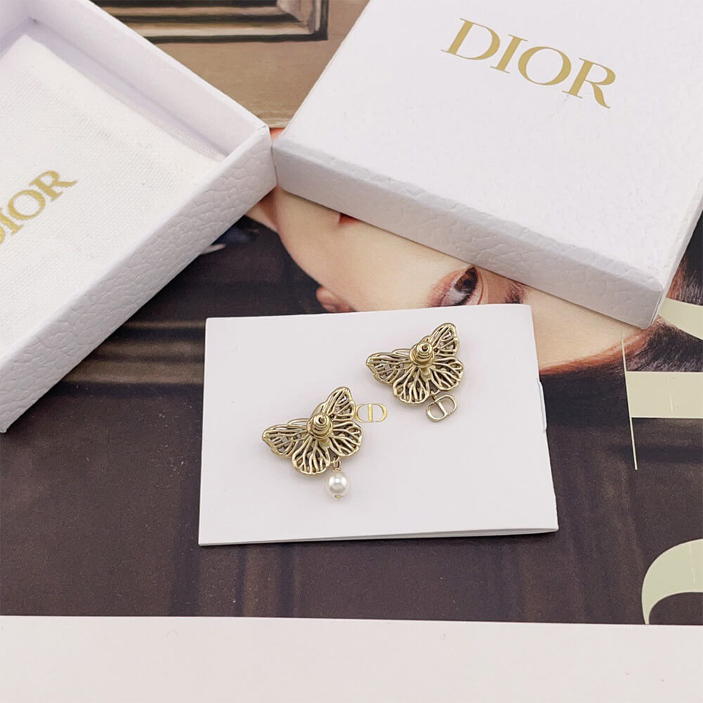 D10r PEARL EARRINGS