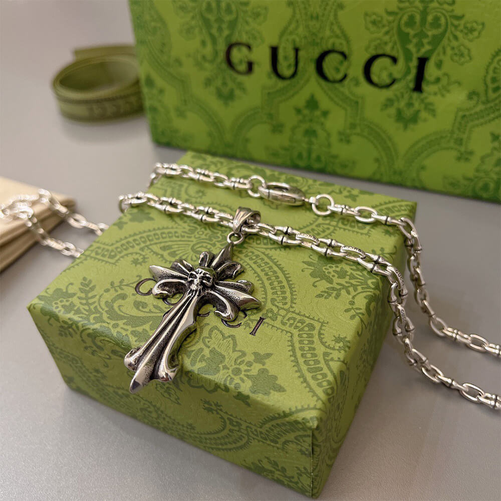 Gvc*1 NECKLACE