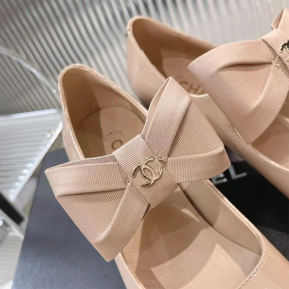 Ch**el Pumps
