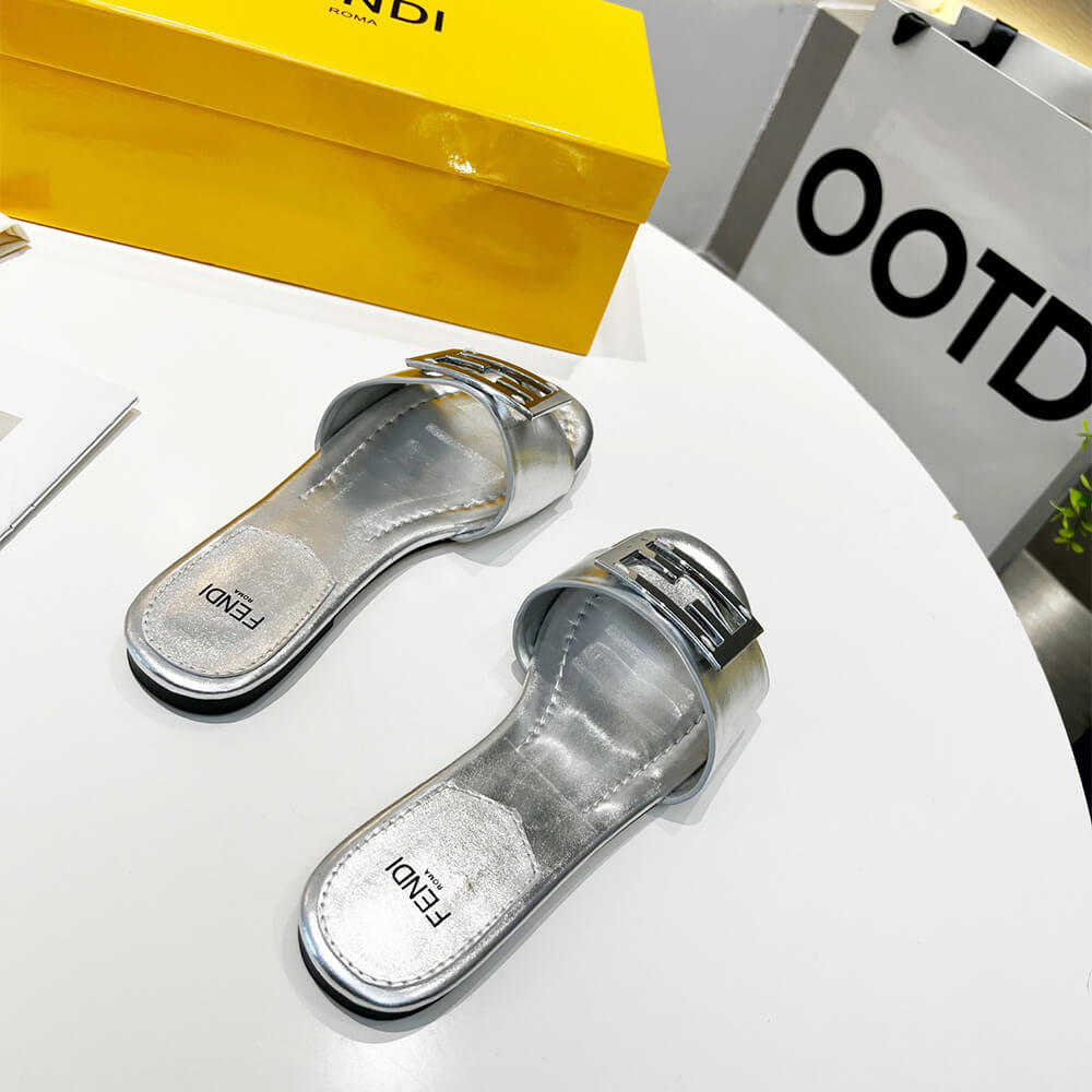F**di Baguette Slides