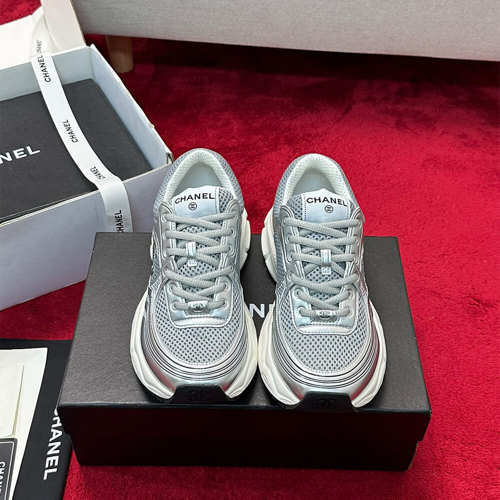 Ch**el Sneaker