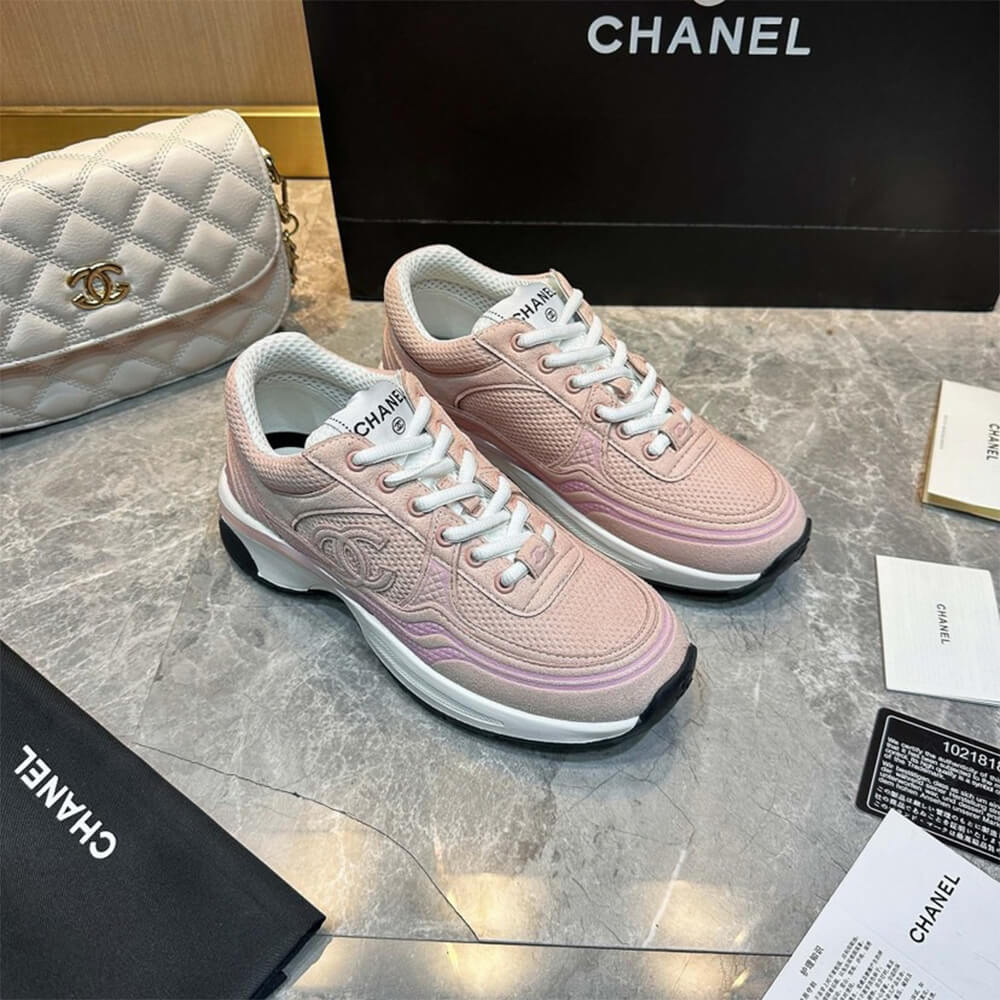 Ch**el Sneaker