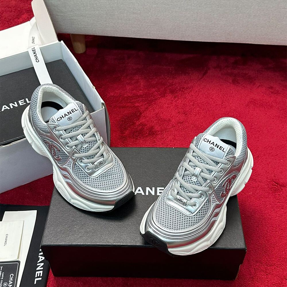 Ch**el Sneaker