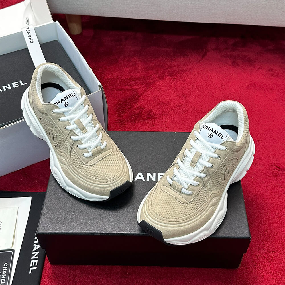 Ch**el Sneaker