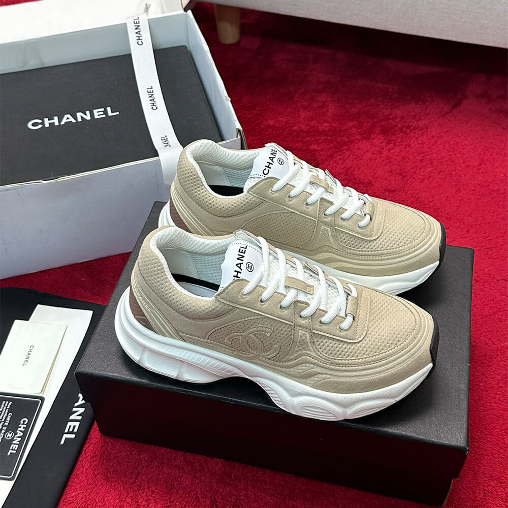 Ch**el Sneaker