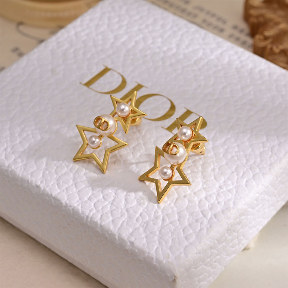 D10r EARRINGS