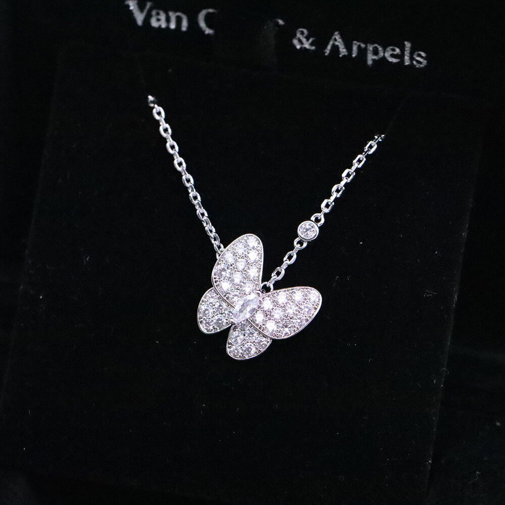 V*n Cl**f & Arpels Necklace