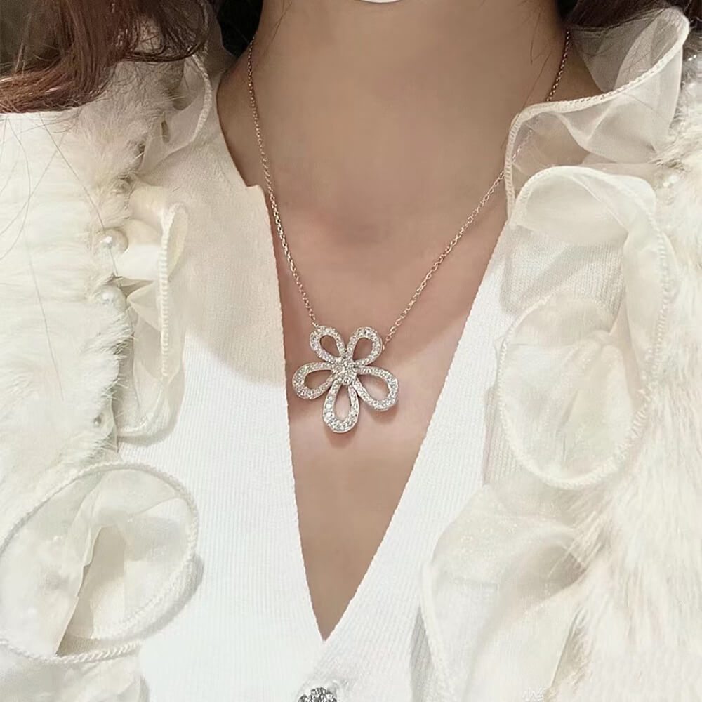 V*n Cl**f & Arpels Necklace