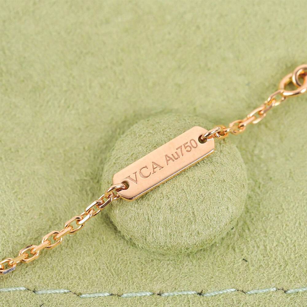 V*n Cl**f & Arpels Necklace