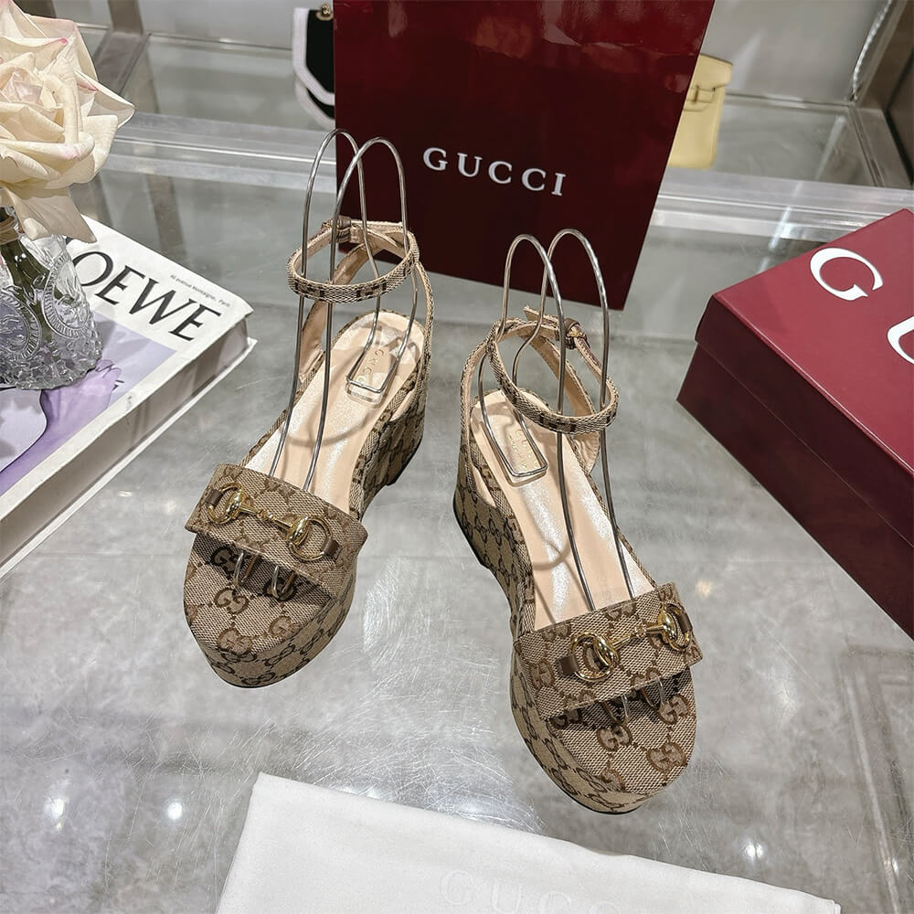 Gvc*1 Women’s Horsebit flatform sandal