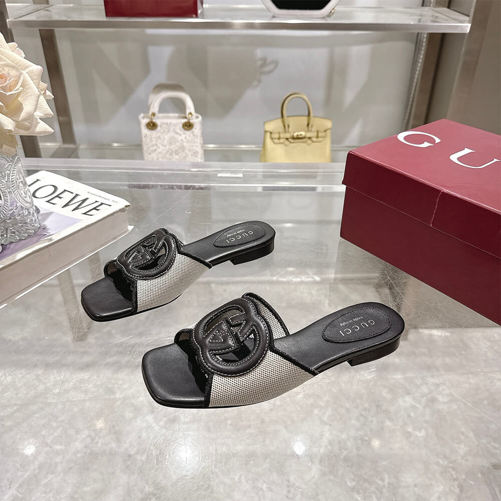 Gvc*1 Women’s Interlocking G slide sandal