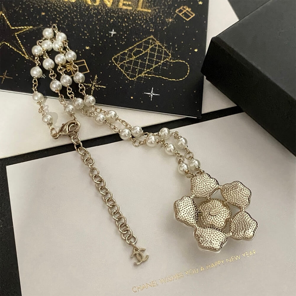 Ch**el Necklace