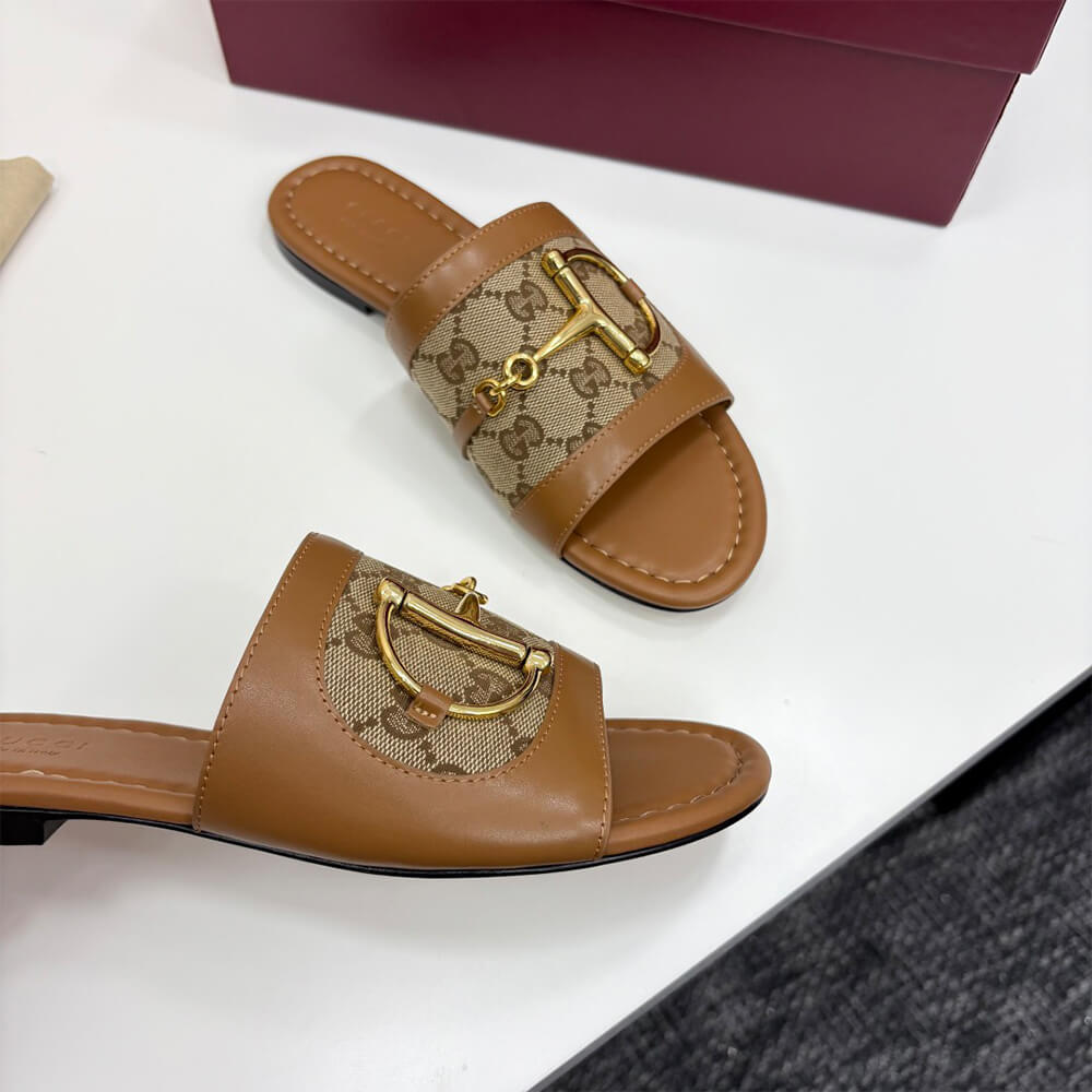 Gvc*1 Women’s slide sandal with Horsebit