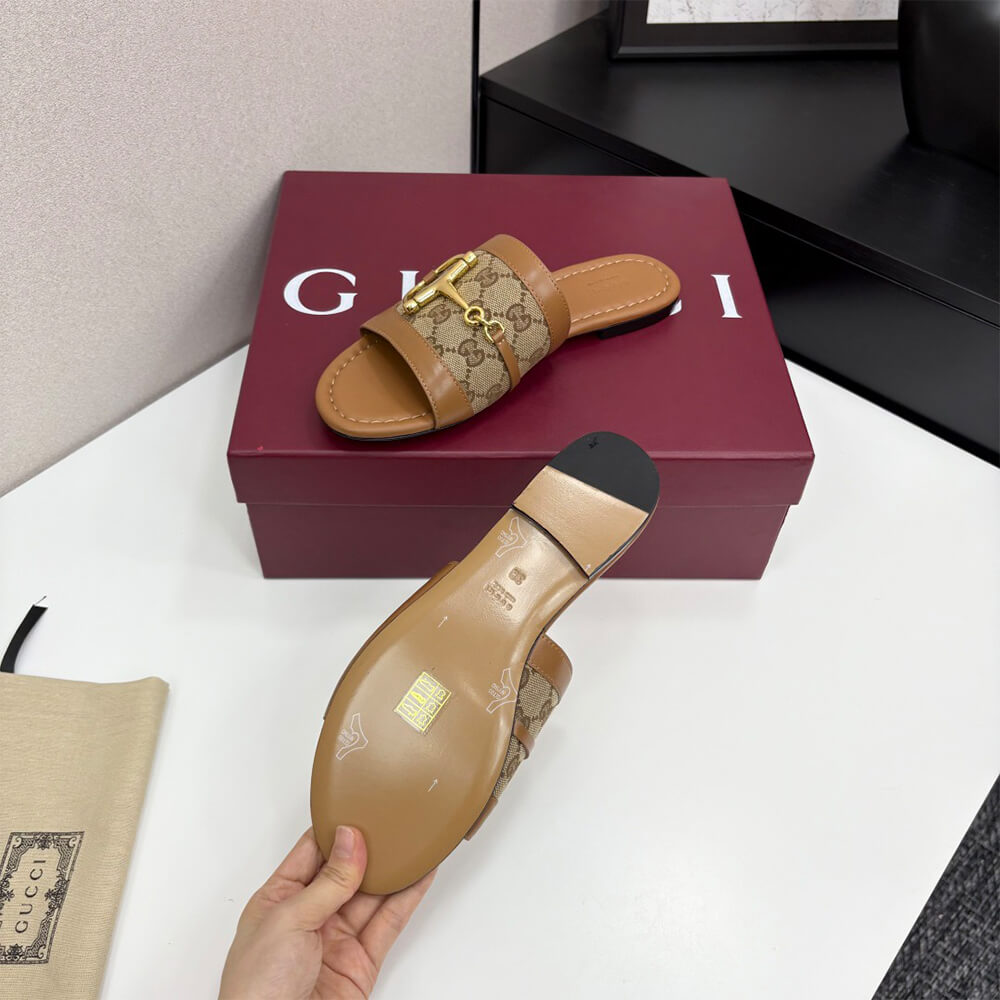 Gvc*1 Women’s slide sandal with Horsebit