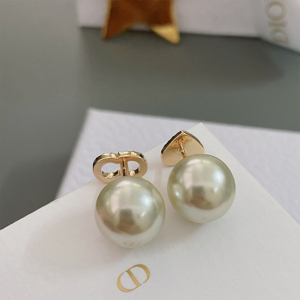 D10r EARRINGS