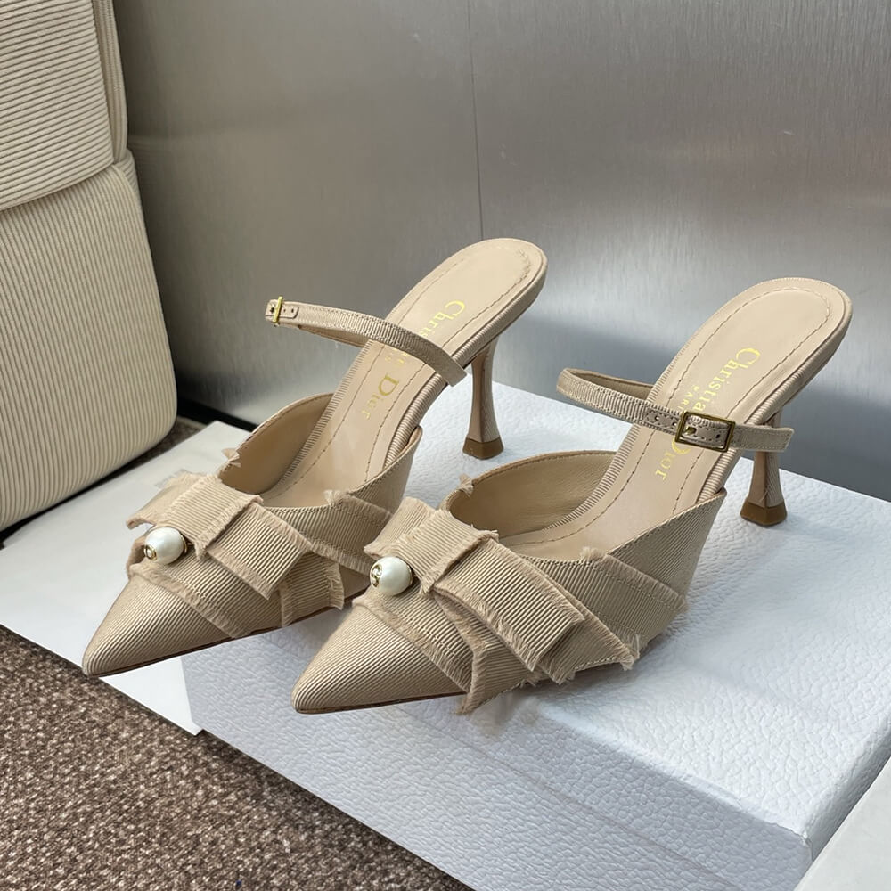 D10r AD10rable Heeled Mule