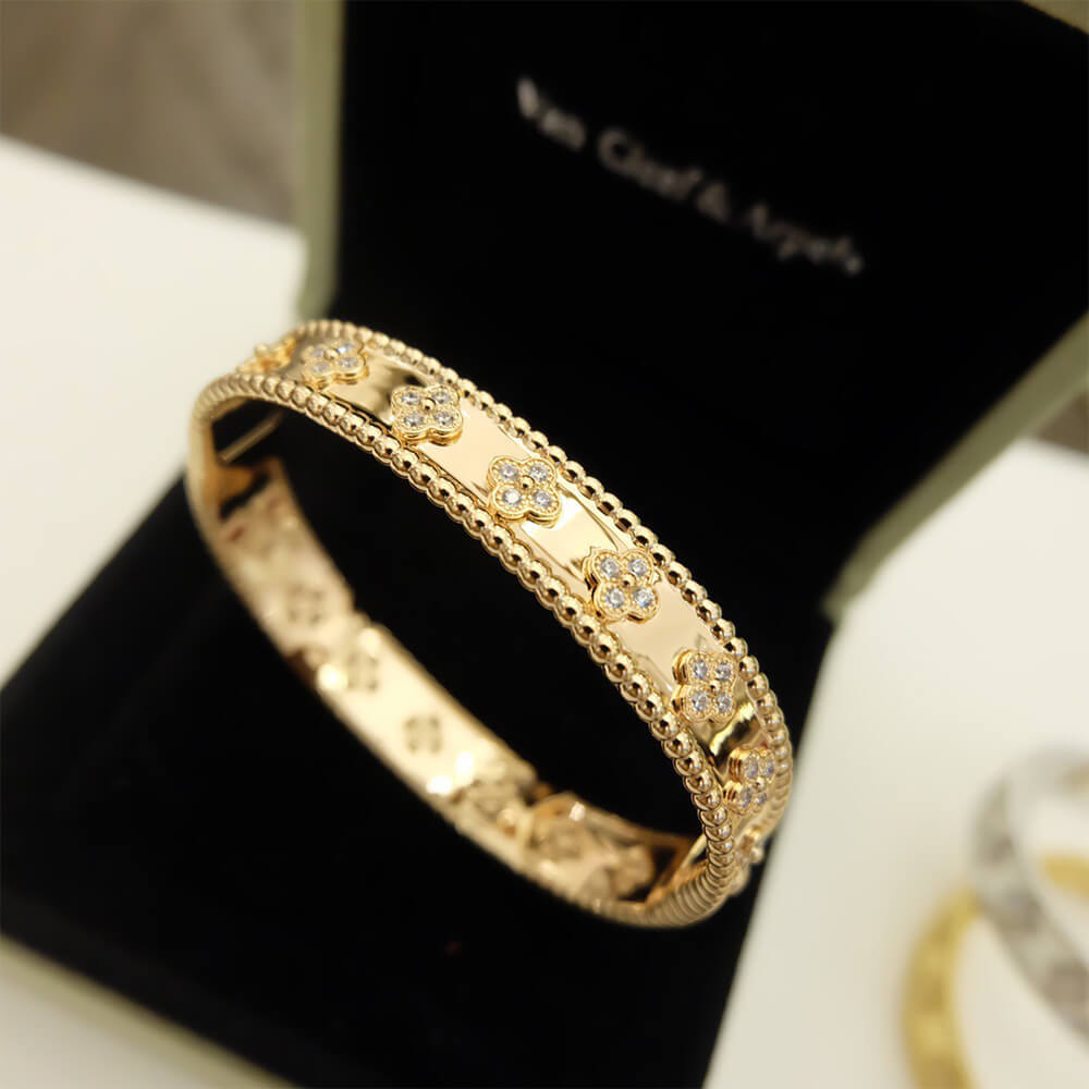 V*n Cl**f & Arpels Perlée clovers bracelet, medium model