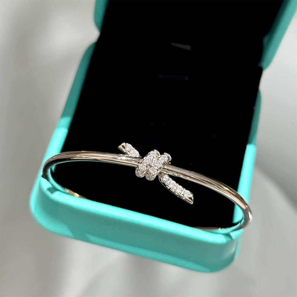 T*f*ny Knot Wire Bangle
