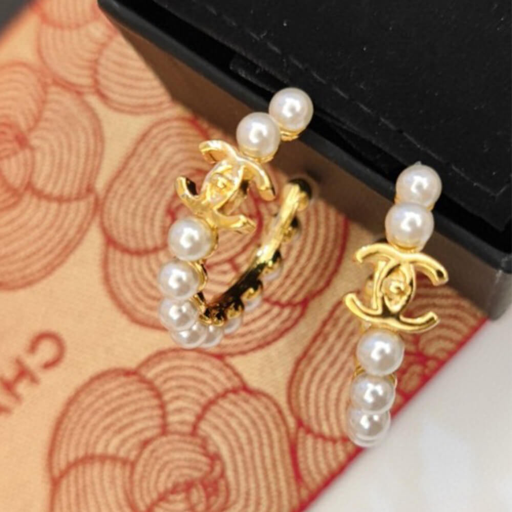 Ch**el PEARL EARRINGS