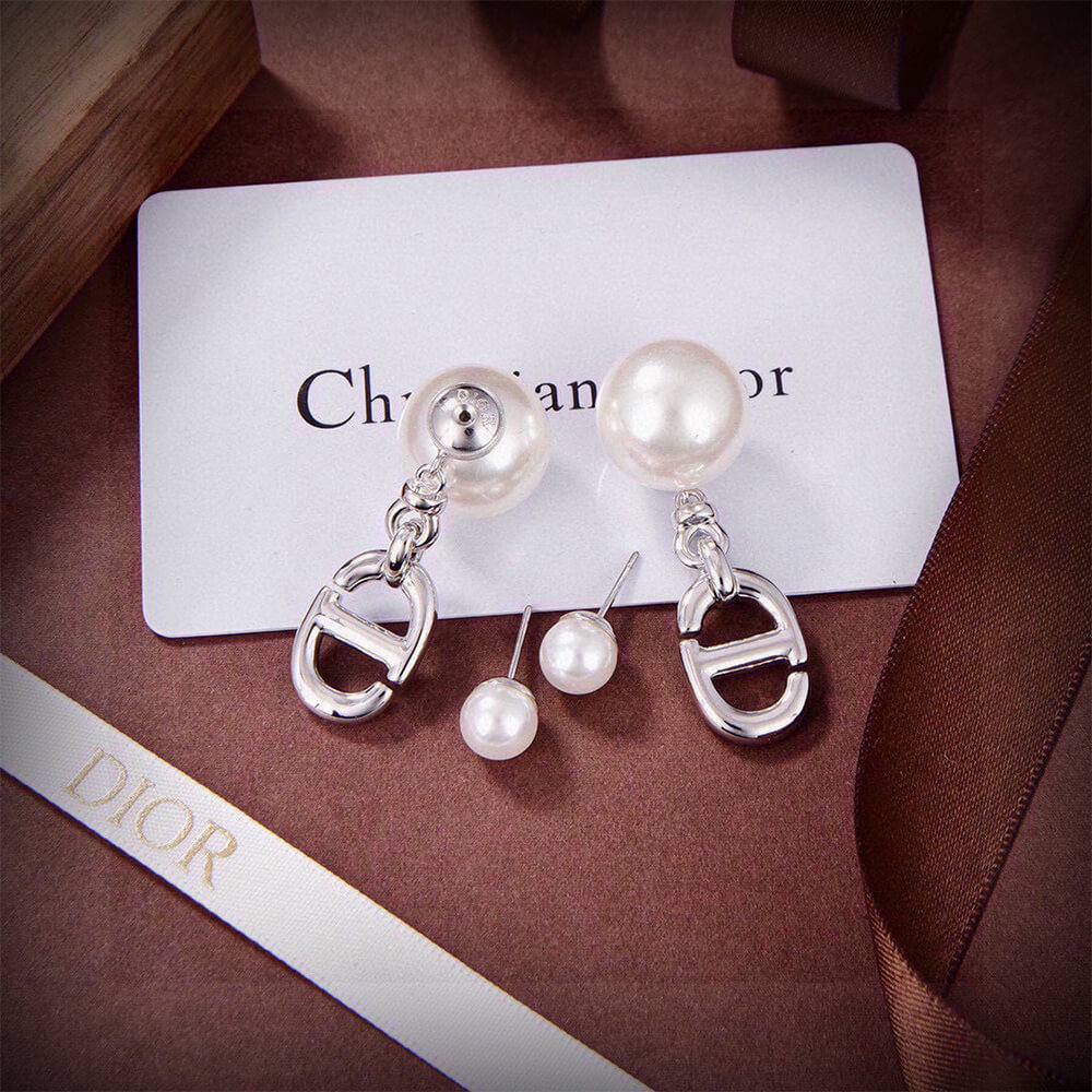 D10r EARRINGS
