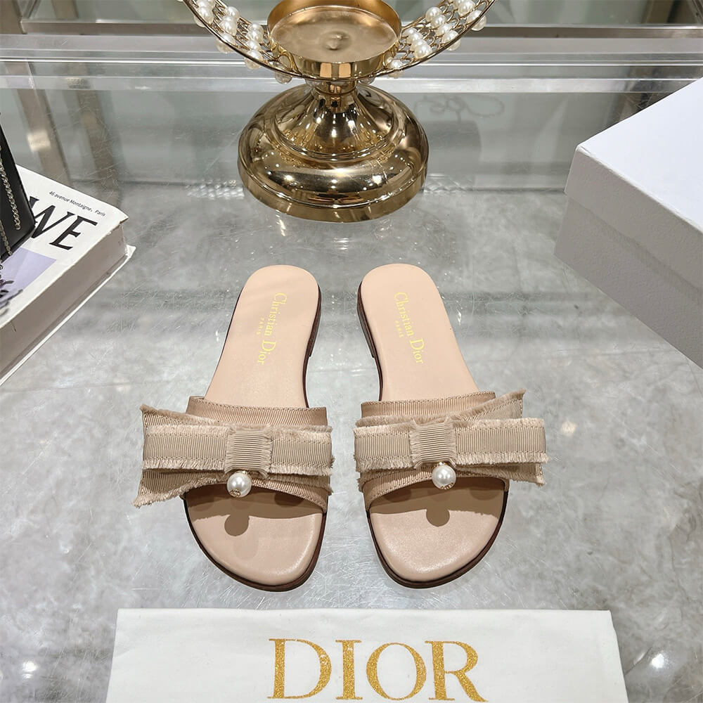 D10r AD10rable Slide