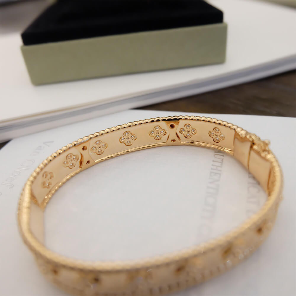V*n Cl**f & Arpels Perlée clovers bracelet, medium model
