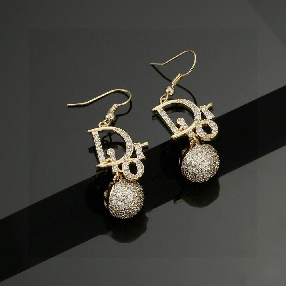 D10r EARRINGS