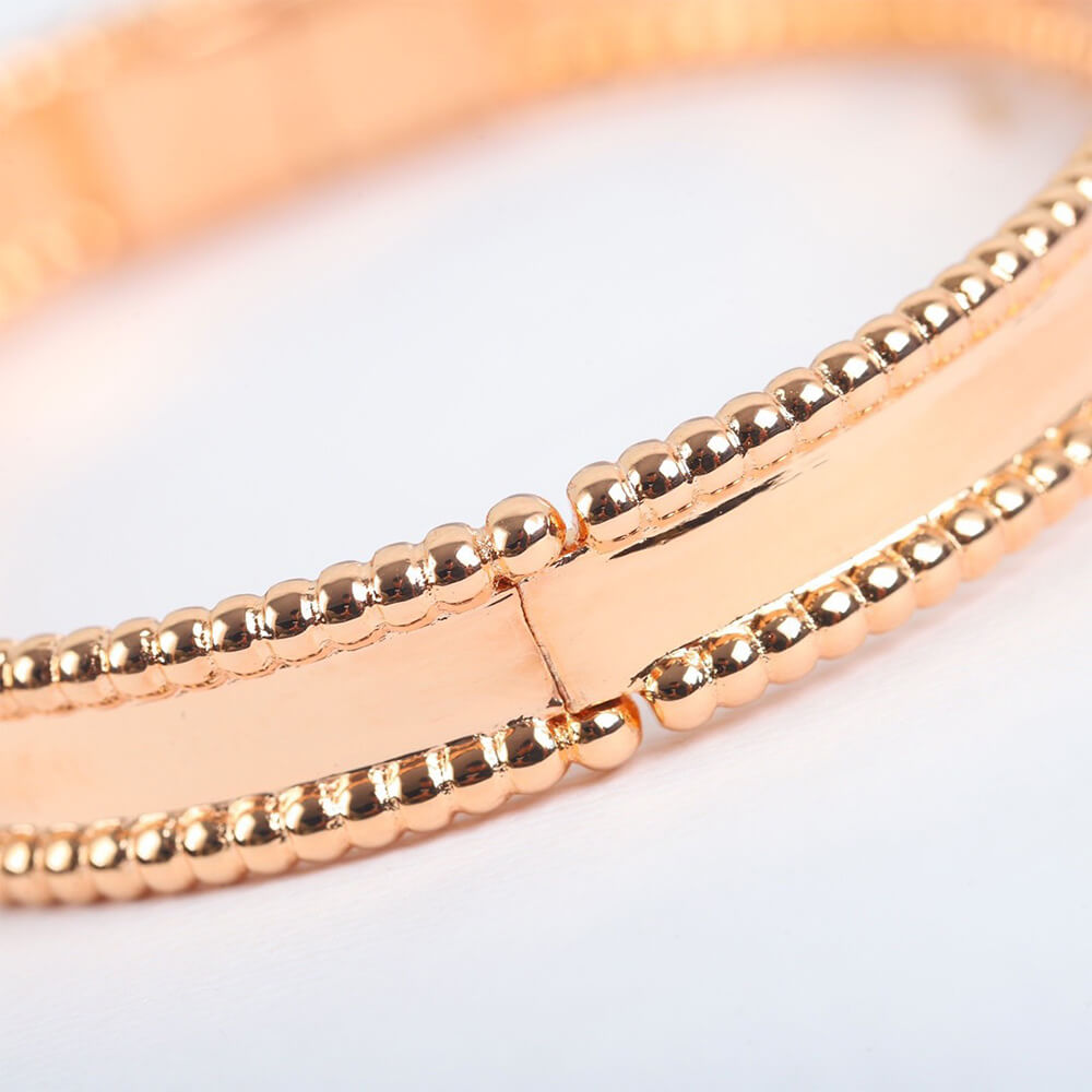 V*n Cl**f & Arpels Perlée Signature Bracelet, medium model