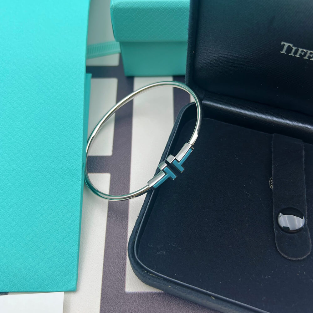 T*f*ny T Turquoise Wire Bracelet