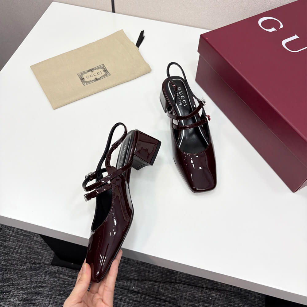 Gvc*1 Women’s pump with Double G