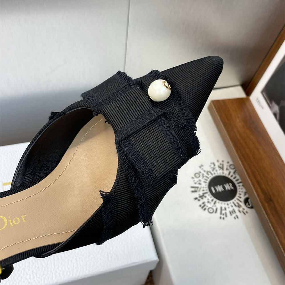 D10r AD10rable Heeled Mule